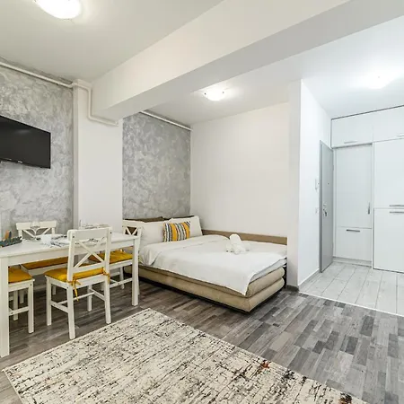 Jad - Comfortable - - Coresi Apartmán
