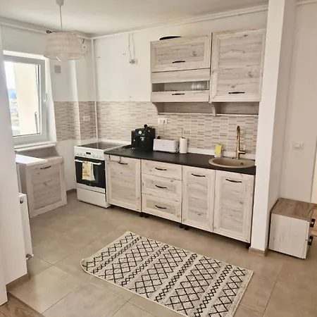 Jad - Comfortable - - Coresi Apartmán